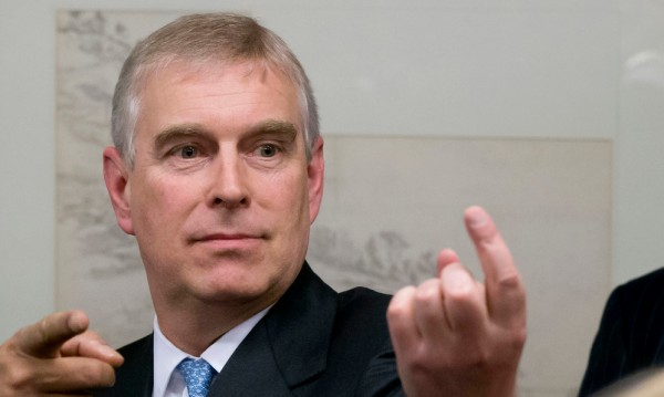 Атака в затвора срещу скандален финансов магнат
