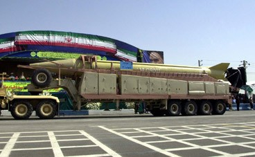 Иран тества балистичната ракета  Shahab-3 СНИМКИ