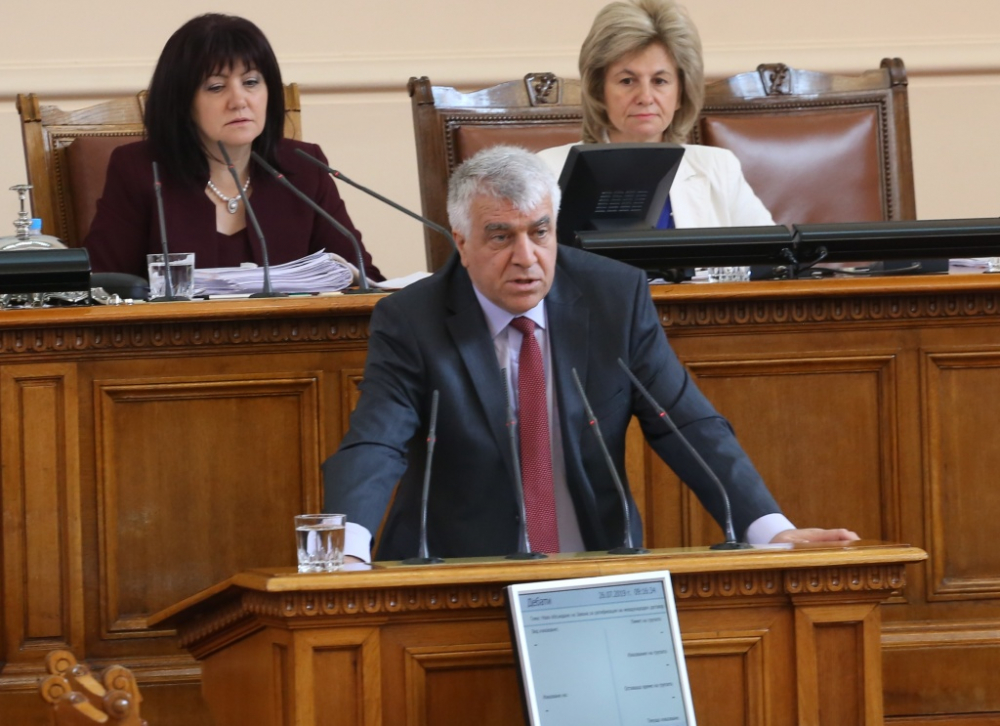 Люта полемика за F-16 в парламента, БСП зададе скандален въпрос 