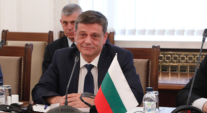 Ген. Константин Попов: Ветото на президента е излишно и неразумно