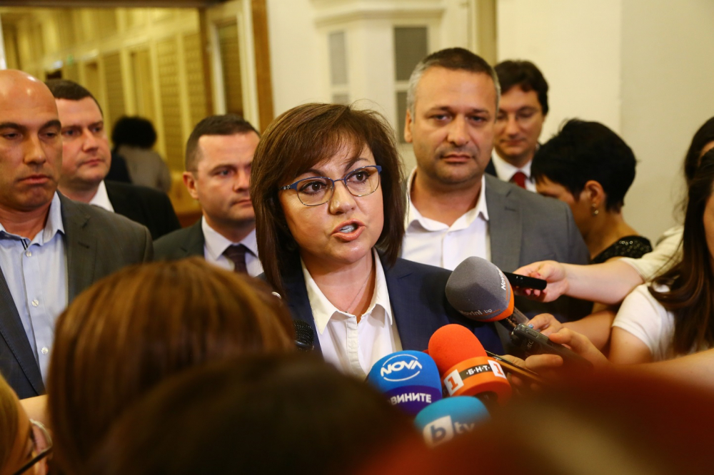 Нинова коментира чумата по свинете и заговори за прокурори