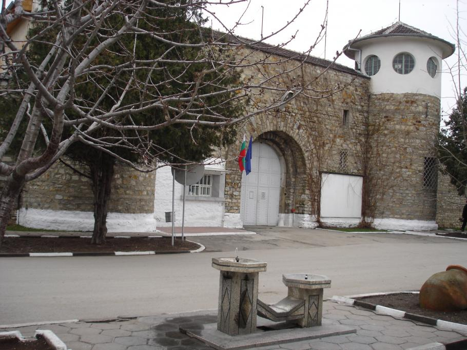 Страховит бандит се покая, но след това направи големи зулуми 
