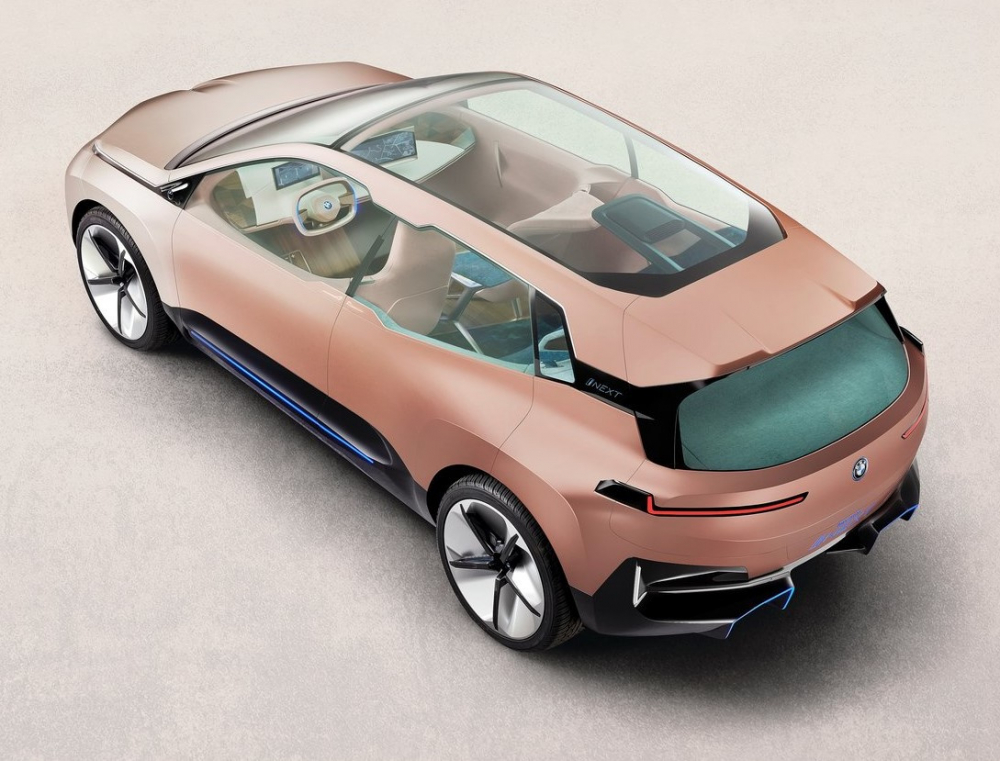 Електрическият кросоувър на BMW - нещо невиждано досега! СНИМКИ