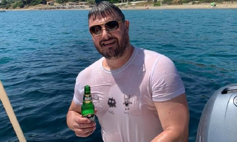 Няма да повярвате къде се плацикат Бареков и семейството му... СНИМКИ
