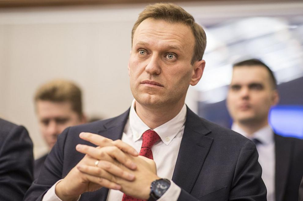 Приеха Навални по спешност в болница с мистериозна алергия и подуто лице