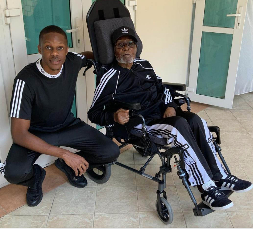 Страшният африкански диктатор Робърт Мугабе шокира с вида си 