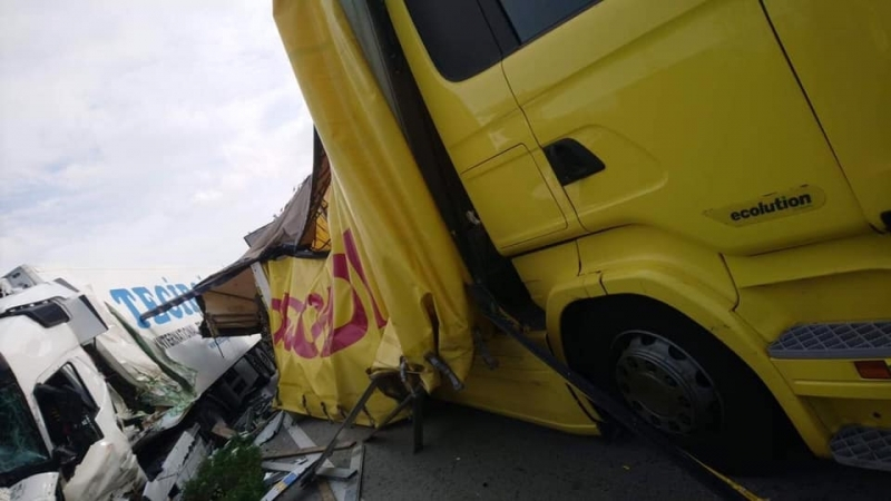 Толкова зрелищно меле на Е-79 скоро не се бе случвало! СНИМКИ