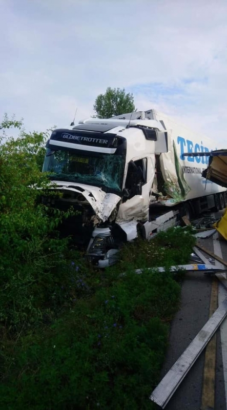 Толкова зрелищно меле на Е-79 скоро не се бе случвало! СНИМКИ