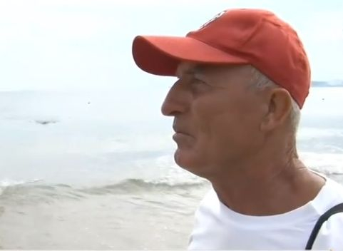 Пареща напаст в морето отвори работа на спасителите в Бургас ВИДЕО
