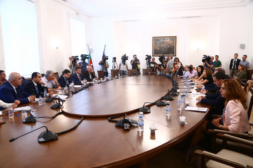 Старт на анкетната комисия, разследваща теча в НАП СНИМКИ