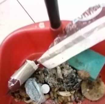 Готвачката, заключена във фризер в Слънчака: Страхувам се за живота си! ВИДЕО
