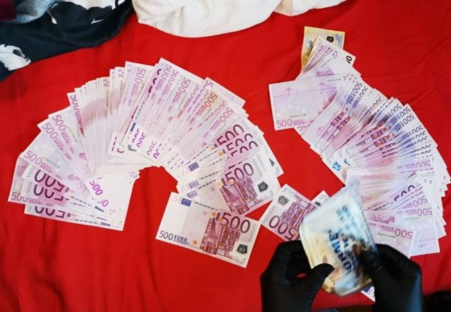ГДБОП и Спецпрокуратурата удариха страховита банда, действала в три града СНИМКИ