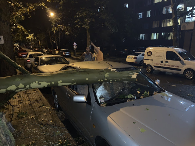 Невиждана от 60 години буря помете Кърджали, хвана в капан и кмета ВИДЕО 