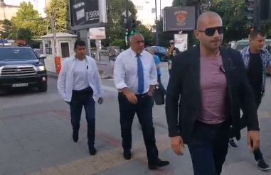 Борисов неуморен: В края на работната седмица отиде на среща с... ВИДЕО