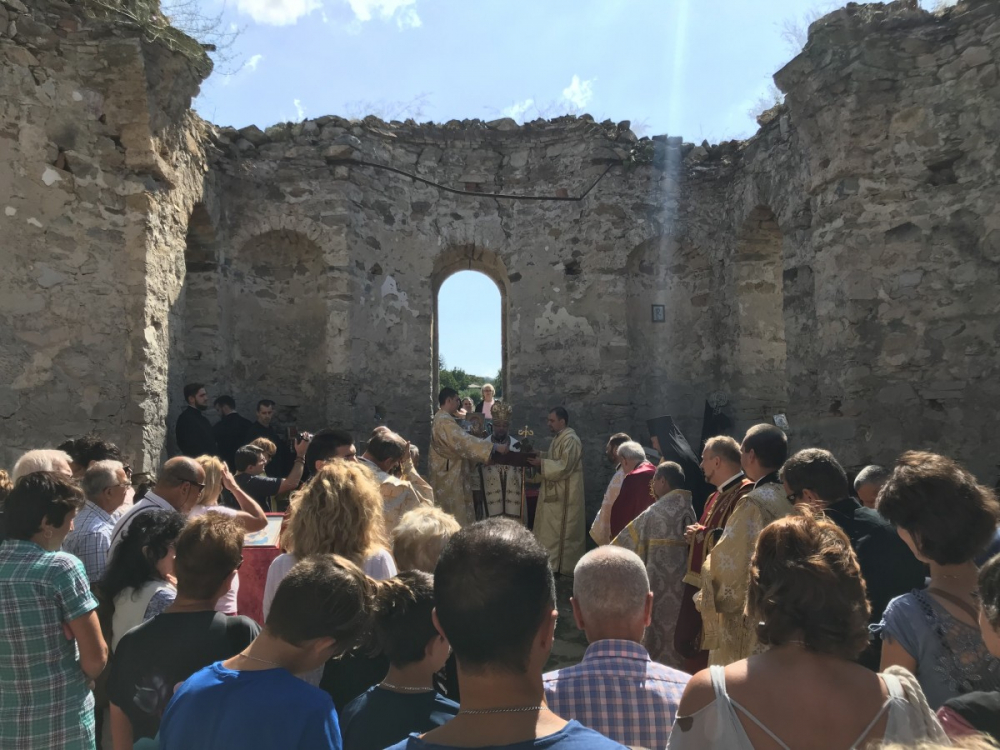 Нещо невиждано от години се случи в Потопената църква СНИМКИ 