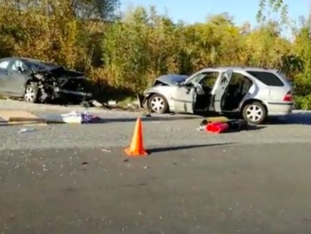 Тежка верижна катастрофа край Созопол, затвориха пътя 