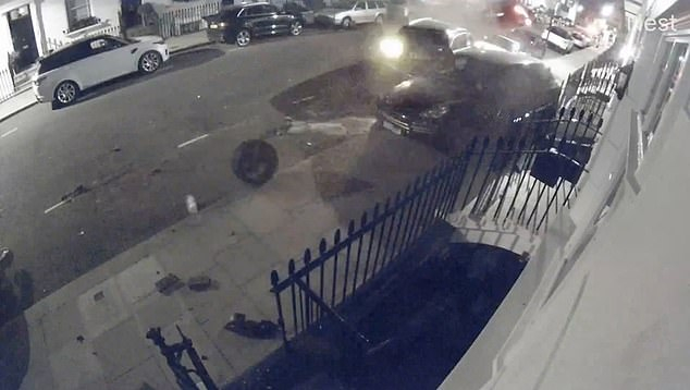 Пишлигар с Q7 помля скъпарски McLaren, Porsche и Bentley при зверска катастрофа ВИДЕО