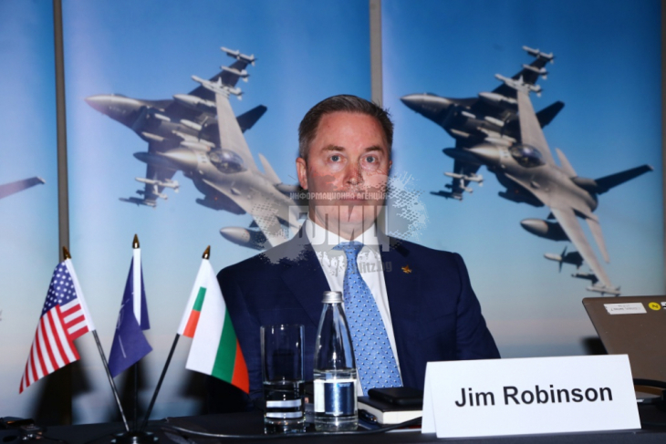 Показаха изтребителите F-16 Блок 70, които ще получи България СНИМКИ 