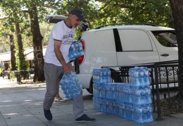 София се пържи днес, раздават минерална вода против жегата