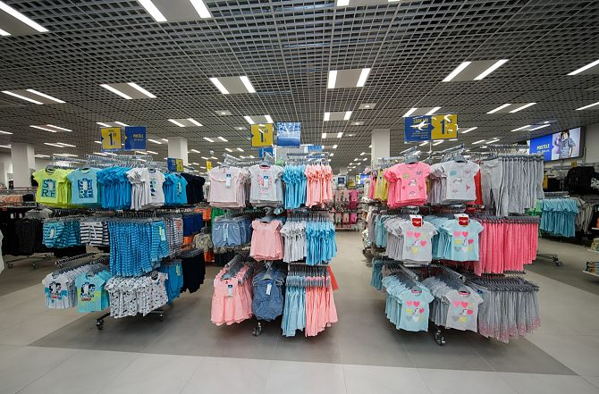 Сривът на паунда ни залива с евтини британски стоки