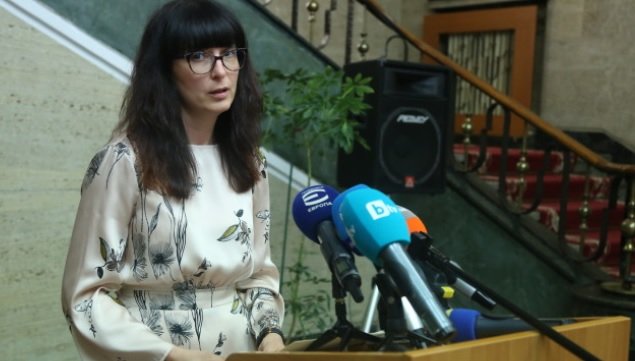 Страната ни вече нямала отговорност към малтретираните в САЩ българчета
