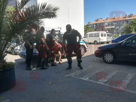 Закопчаха още един авер на мутрите Барбарона и Плешивия
