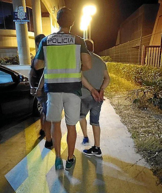 Афганистанец видя как мъж изнасилва млада германка в Майорка и побърза да се включи 