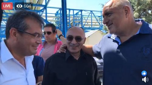 Борисов пак седна зад волана, ето къде отива НА ЖИВО