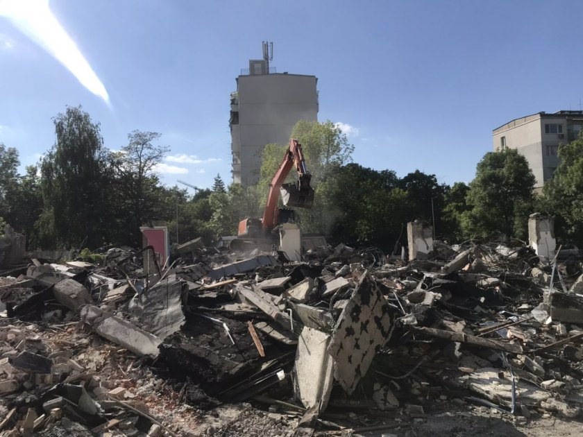 Уникална СНИМКА на любимото кресло на Васил Илиев от култовия ресторант "Мираж"