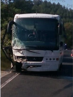 Майка и дъщеря са загинали край Кочериново СНИМКИ