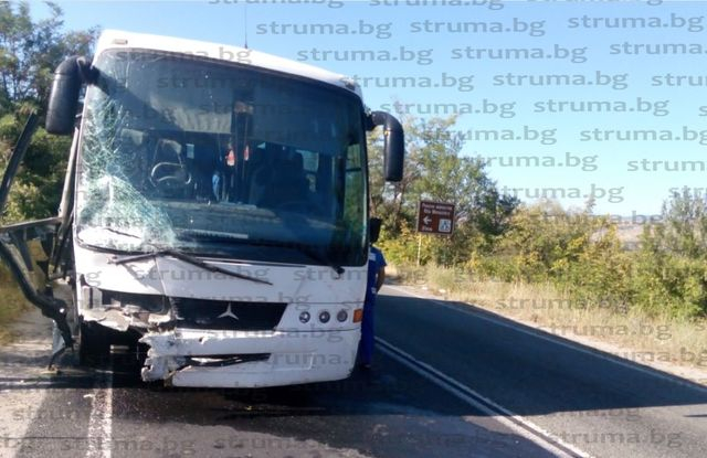 Майка и дъщеря са загинали край Кочериново СНИМКИ