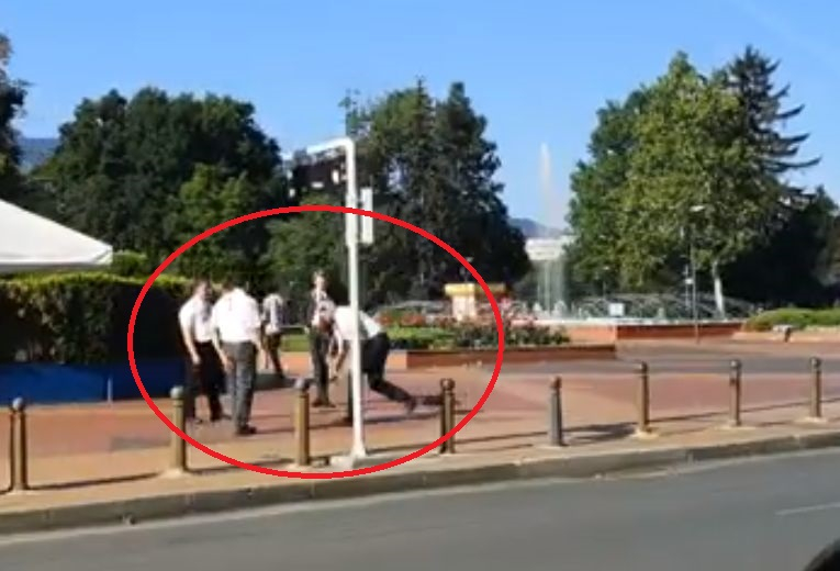 Само в БЛИЦ! Мрежата прегря заради тези разкършени софийски костюмари СНИМКИ
