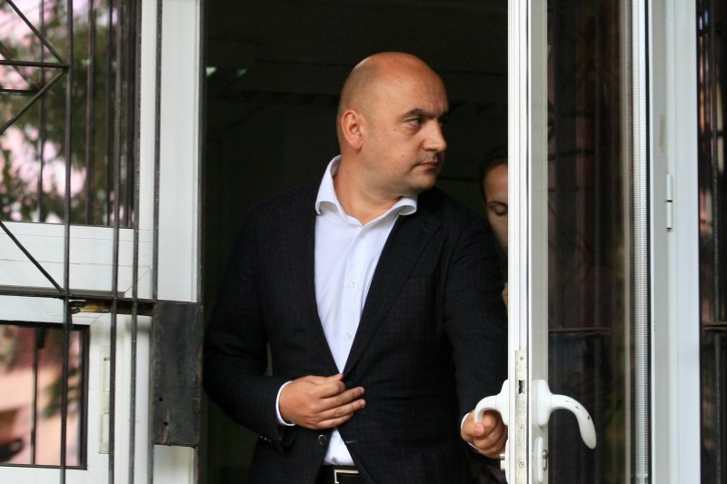Новият шеф на ДФ "Земеделие" се закани да падат още глави 