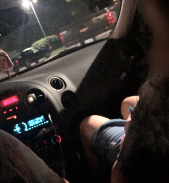 Момиче се скри в багажника и предотврати изневяра на гаджето и приятелката си