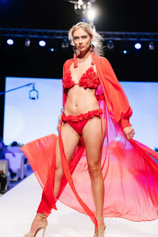 Висша мода и летен шик през втората вечер на Summer Fashion Weekend 2019