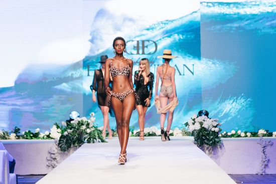 Висша мода и летен шик през втората вечер на Summer Fashion Weekend 2019