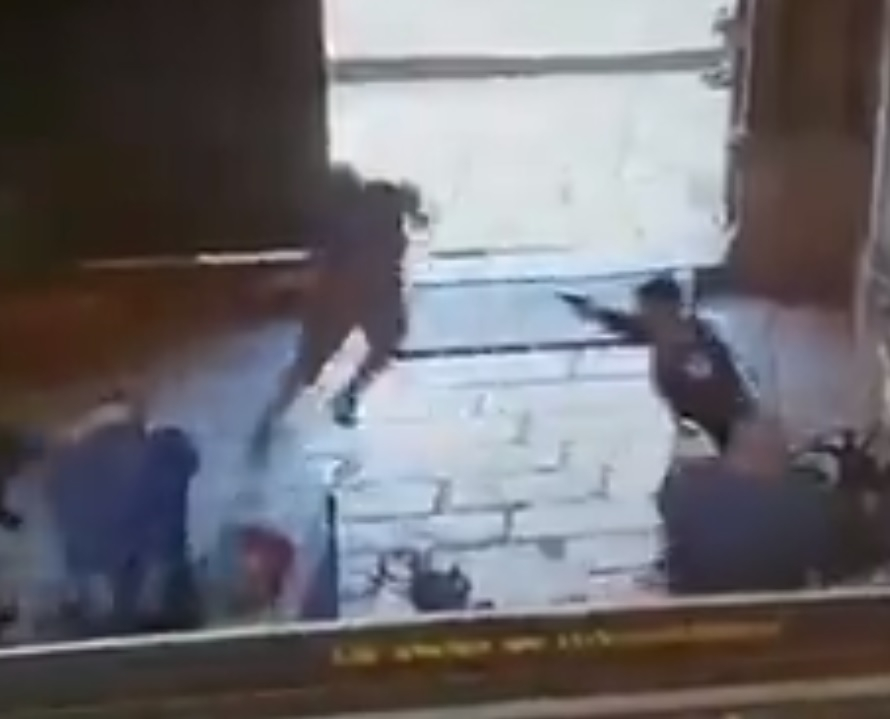 В Йерусалим полицаи застреляха палестински тийнейджъри