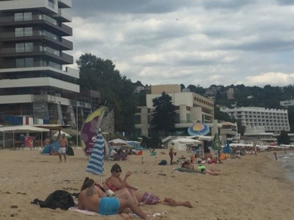 Не е за вярване какво направи варненски спасител заради вироглави летовници 