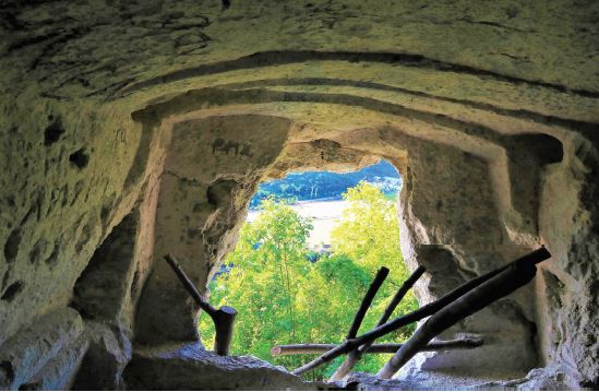Книгата с пътеписи „Намерени от чудесата“ ни повежда из слабо познати места в България