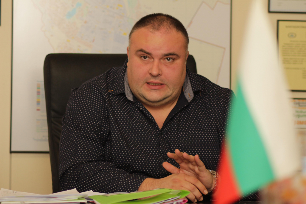 Браво! Кметът на район "Искър" е взел мерки срещу кърлежи и плъхове в "Дружба"