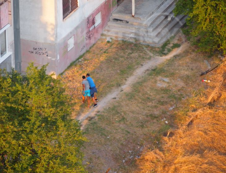 Трагедията е близо: "Сграда на ужасите" във Варна хит сред деца