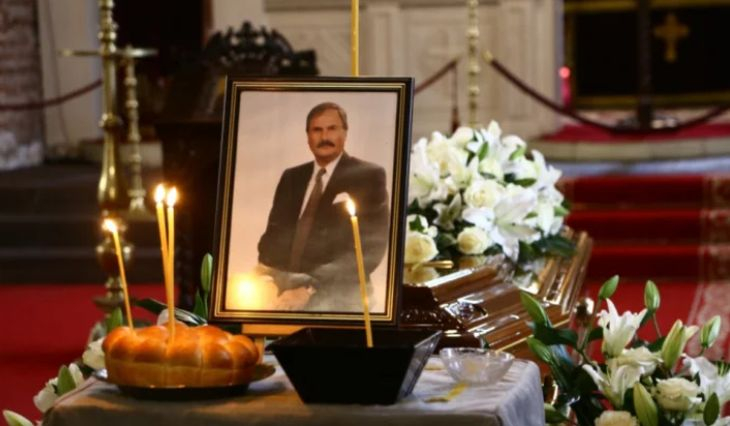 Неочаквана символика по време по поклонението на Жорж Ганчев стъписа щерките му