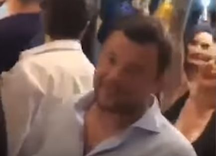 Шефът на администрацията на Зеленски се отдаде на гуляй с мацки в Сен Тропе