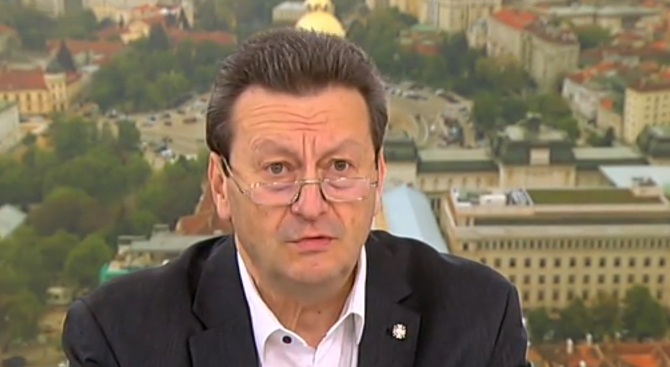 Таско Ерменков със сигнал: Италианците си горят боклуците у нас