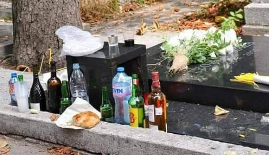 Нещо изненадващо се случи на гроба на Жоро Илиев СНИМКИ