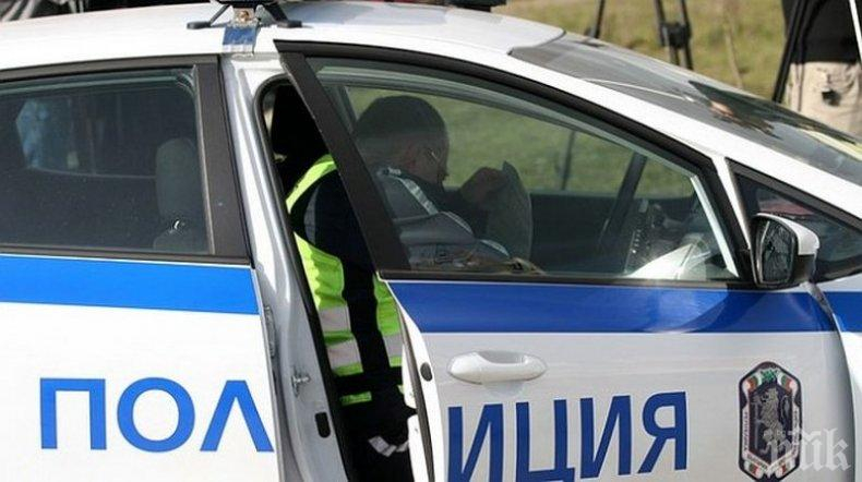 Похотлив селянин тръгна да преследва момичета с кола, но... 