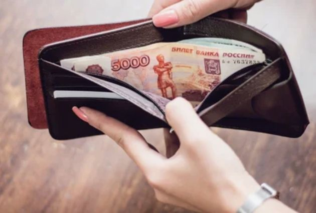 Сложете дафинов лист в портфейла и се гответе за чудеса