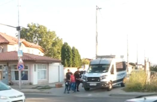 Мощна спецакция в столичния кв. "Христо Ботев"