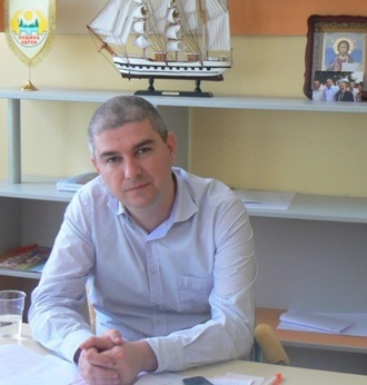 Гърми жесток скандал във Варненско! Кметът на Аврен с по-голям автопарк от принца на Монако!