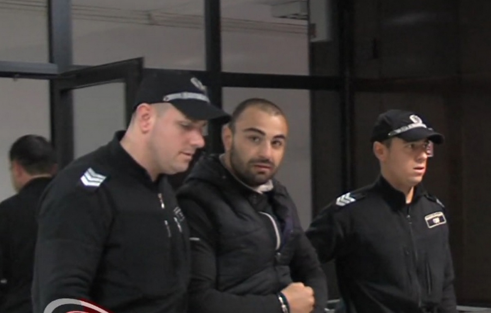 Скандални новини за дясната ръка на Божо Кравата, за втори път...